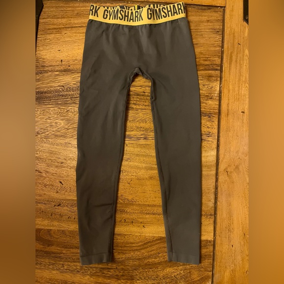 Gymshark Gray Leggings with Gold Waistband - Picture 2 of 6
